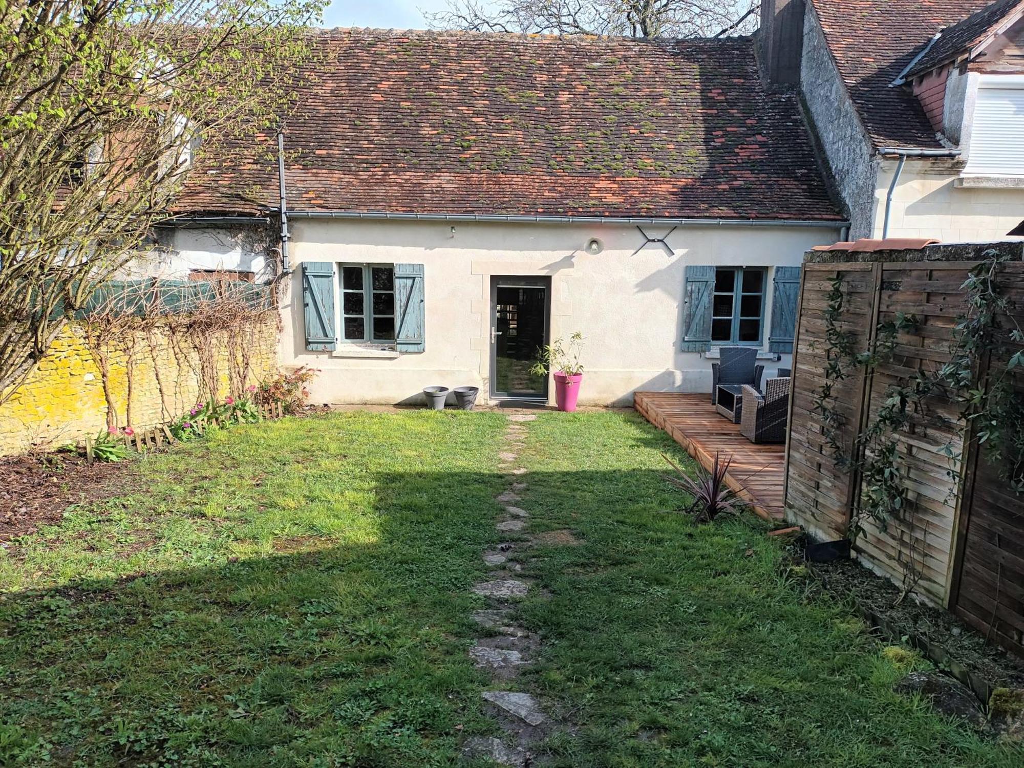 D'Une Rive A L'Autre Francueil Exterior photo